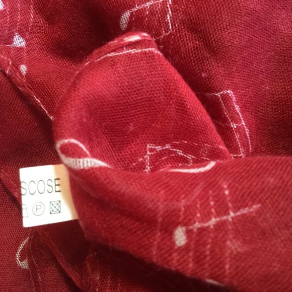 🇨🇦 Music Notes Scarf Red Light Weight Infinity - Picture 6 of 6